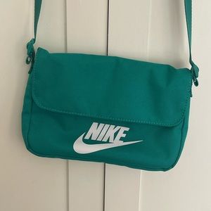 Nike Sportswear Futura 365Logo CW9300-370 US